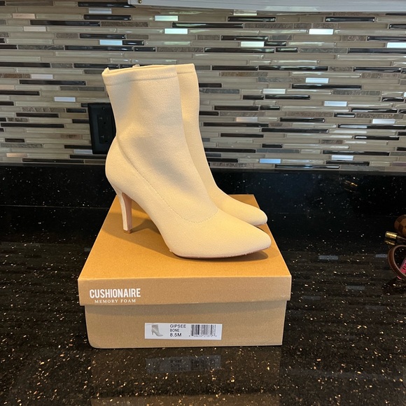 Cushionaire Gipsee Stretch Knit Booties - Picture 2 of 6